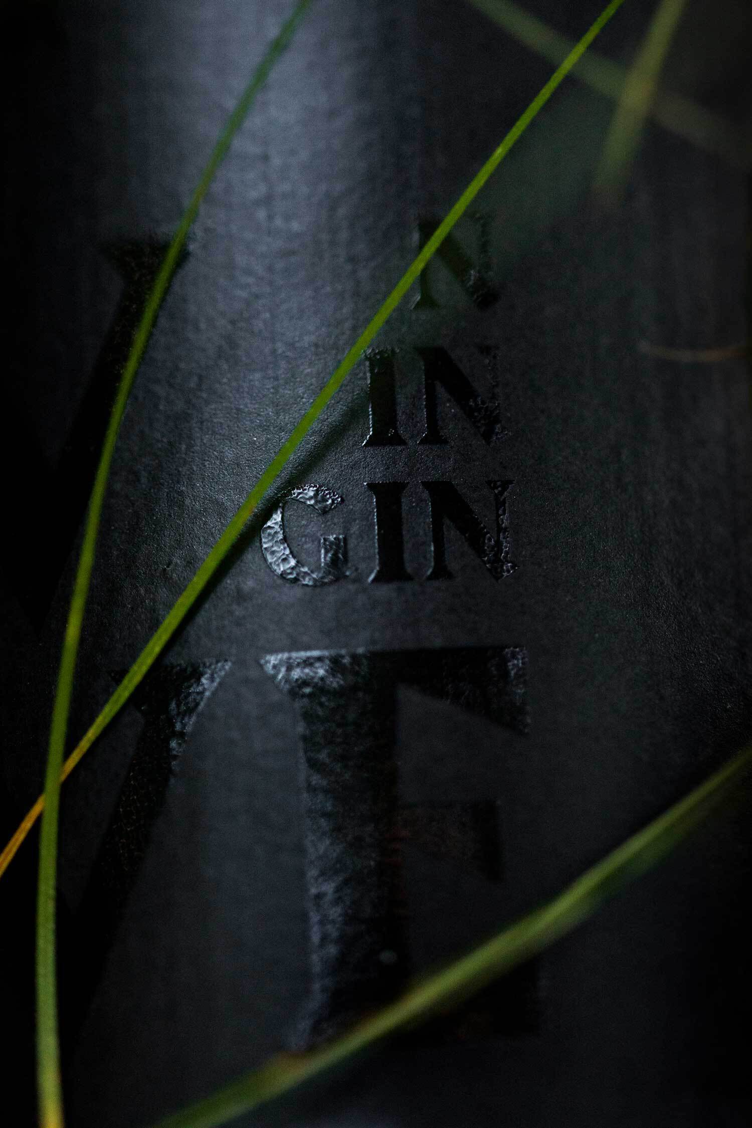 Close-up der Gin Flasche.